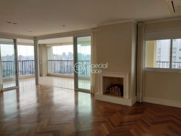 Imagem Excelente apartamento, com 240m² bem distribuídos, amplo living com varanda em L, lareira e uma vi...
