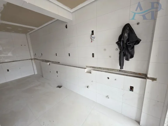 Imagem Apartamento em Construção na Guilhermina Praia Grande