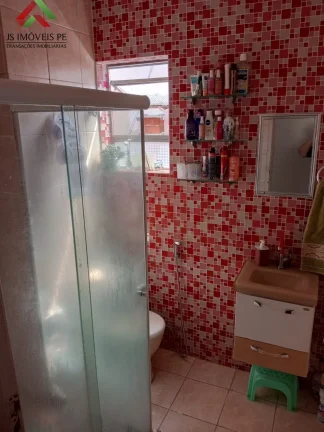 Imagem Apartamento à venda em Jaboatão dos Guararapes-PE, bairro Candeias, 3 quartos, 2 salas, 2 banheiros, 70m² de área. Aproveite!