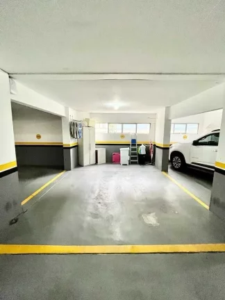 Imagem Apartamento com 3 dormitórios sendo 1 dependencia de empregada e 1 vaga no Centro em Balneário Camb.