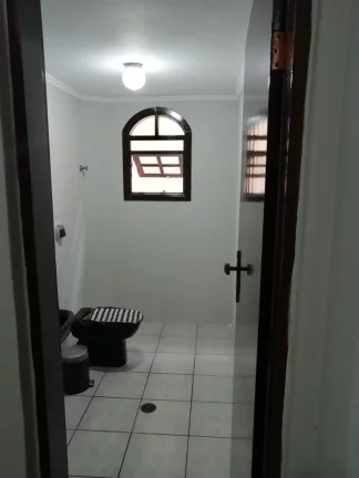 Imagem Sobrado a venda com 3 dorms sendo 1 suíte - Jardim Colonial