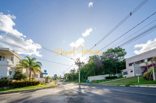 Imagem Lote com 1.000 m ² na Alameda das Tulipas - Parte Alta do condomínio.