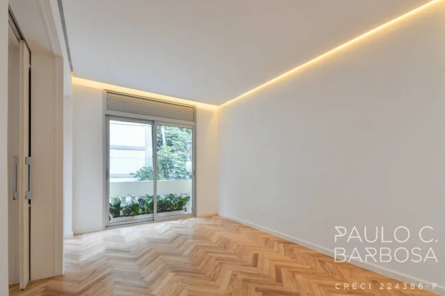 Imagem Jardins Venda - 3 Dormitórios (1 Suíte) - 2 Vagars - 187m²