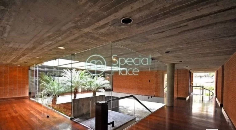 Imagem Excelente residência com 976m² de área construída num terreno de 3.100m² no bairro Cidade Jardi...