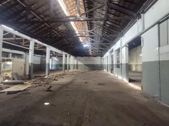 Imagem Barracão comercial com 1489m² com localização em umas das principais avenidas com proximidades a...