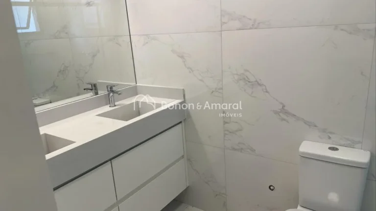 Imagem Sobrado novo no Colline di Parma, com arquitetura moderna e ambientes integrados. A residência cont...