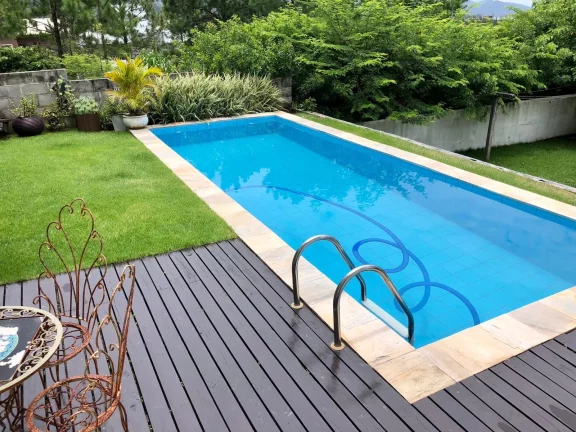 Imagem Luxuosa Casa de Alto Padrão no Jardim Panorâmico, Garopaba-SC: Conforto e Sofisticação!