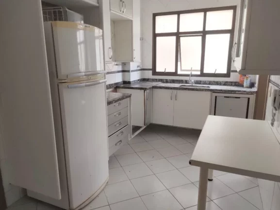 Imagem AMPLO APARTAMENTO COM 4 DORMITÓRIOS, SENDO 2 SUÍTES E O 4º DORMITÓRIO OPCIONAL, 2 VAGAS, VARANDA ESTENDIDA, NA REGIÃO NOBRE DA PITANGUEIRAS NO GUARUJÁ