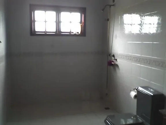 Imagem Excelente casa assobradada em Rio das Pedras, com 4 quartos (sendo 2 suites) com hidromassagem, vara...