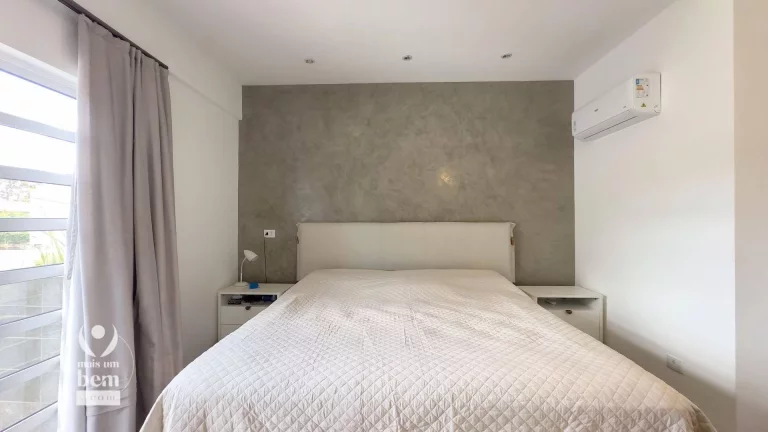 Imagem Sobrado com 3 dormitórios à venda, 323 m² por R$ 1.299.000,00 - Bacacheri - Curitiba/PR