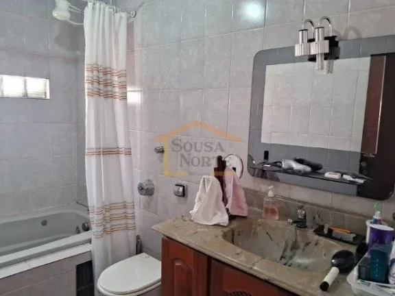 Imagem TERRENO COM 2 CASAS À VENDA.
Casa 1: 3 dormitórios, sendo 1 suíte com hidromassagem, 3 salas, coz...
