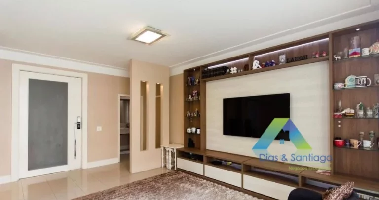 Imagem CERQUEIRA CESAR Apartamento 238M², 4 dormitórios, 2 vagas, a 3 minutos da estação do metro Consolação ótima localização e valor !!!