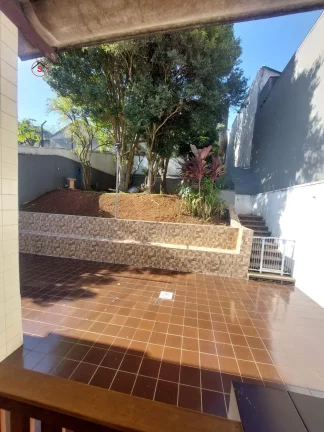 Imagem CASA ASSOBRADADA A VENDA, 500 METROS DE TERRENO. 4 DORMITÓRIOS, SENDO 2 SUITES (1 DELAS COM CLOSET E VARANDA), 2 SALAS GRANDES COM AR CONDICIONADO.