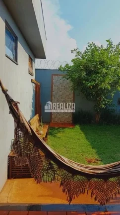 Imagem Casa à venda no bairro Vila Elza, em Aramina: 3 dormitórios, suíte, churrasqueira e garagem