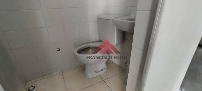 Imagem Sala comercial no Centro, na Avenida Ernani do Amaral peixoto,colada nas estação das barcas e terminal rodoviario,perto do forum,e shopings da cidade,
