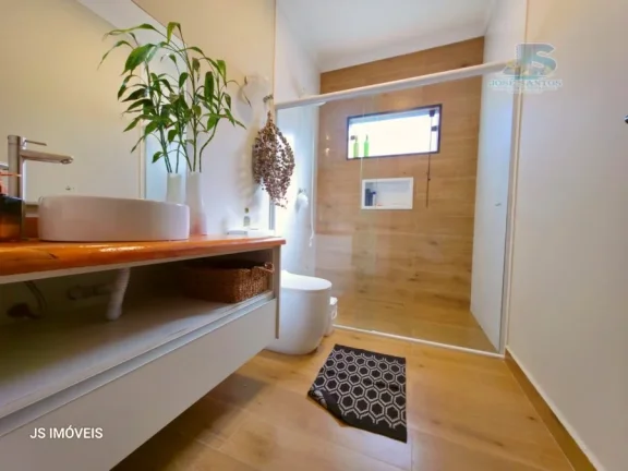 Foto do imóvel: VENDE - SE SENSACIONAL CASA DE CONDOMÍNIO EM MAITINGA BERTIOGA - SP.