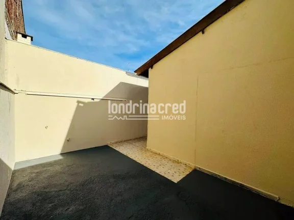 Imagem Casa à Venda no Conjunto Alexandre Urbanas – 2 Quartos (1 Suíte), Cozinha Planejada, Sala com Painel e Espaço com Infra para Churrasqueira!