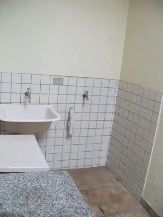 Imagem Casa com 3 dormitórios, copa, cozinha, lavanderia e edícula com suíte em ótima localização no ...