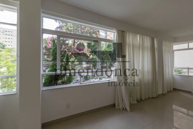 Imagem Higienópolis, apartamento reformado com 3 quartos (1 suíte) e 1 vaga, 164 m².