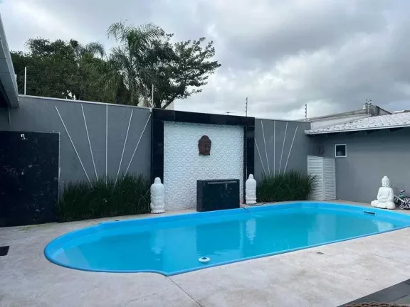 Imagem Casa mobiliada com 2 suítes e 2 vagas de garagem na Barra em Balneário Camboriú