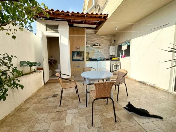 Imagem Casa triplex com quintal e suíte master  Granja Viana