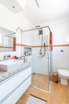 Imagem Maravilhoso sobrado com 404 m² de área construída, sendo 03 suítes com ar condicionado(uma no pi...