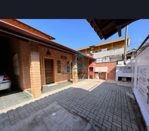Imagem Sobrado com 4 dormitórios sendo 3 suítes e 1 banheiro social a venda no Itaguá em Ubatuba.