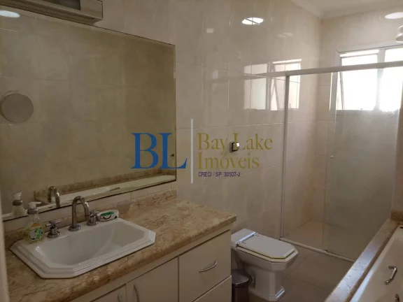 Imagem Casa ampla com espaço gourmet retrátil, 2 suítes+ 4 vagas + 6 banheiros