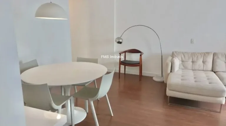 Imagem Apartamento à venda na Vila Nova Conceição em SP: 2 quartos, 1 suíte, 1 sala, 2 vagas de garagem!