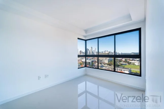 Imagem Apartamento 2 dormitórios para Venda em Balneário Camboriú / SC no bairro Estados