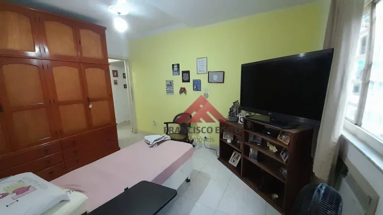 Imagem Apartamento varanda, sala quarto com closed,em otima localização em santa rosa,proximo a todo comércio do largo marrão,vaga de garagem na escritura.