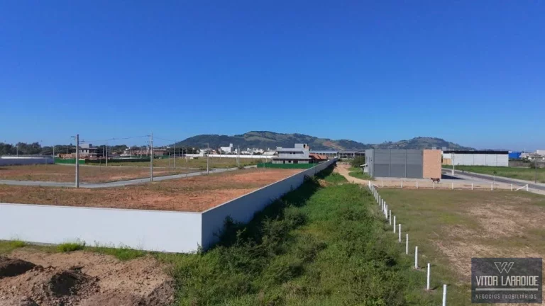 Imagem Terreno de 2.112m² à Venda na Avenida Pedro Zapelini