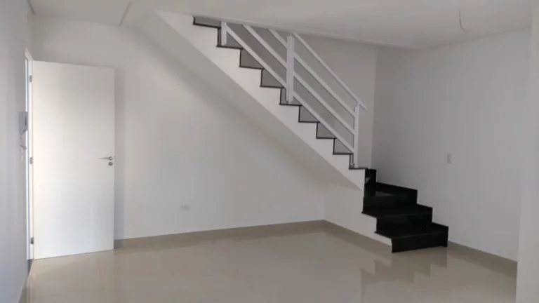 Imagem APARTAMENTO COBERTURA COM 100 METROS NO JD ANA MARIA PROXIMO AO CORREDOR DE TRÓLIBUS.