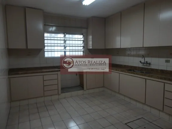 Imagem Casa a venda no Jardim Represa zona sul. Encontrei uma casa para você aqui no Jardim represa zona sul de São Paulo, seu Novo endereço, é um Sobrado lindo cheio de espaços, com uma total de 332m² e sua Área útil de 250m² bem distribuídos, São 4 Dormitórios