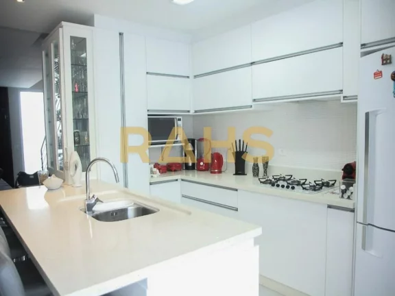 Imagem Belíssimo Sobrado a 50 metros do mar na Praia do Tabuleiro, com 246,12m² de área total construíd...