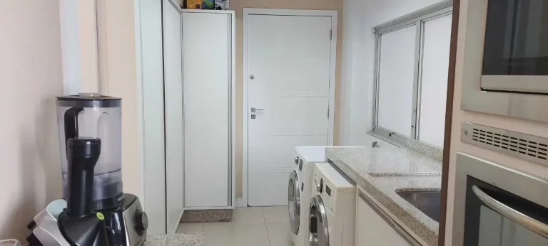 Imagem Apartamento com 3 dormitórios sendo 1 suíte e 1 vagas de garagem no Centro de Itajaí/SC