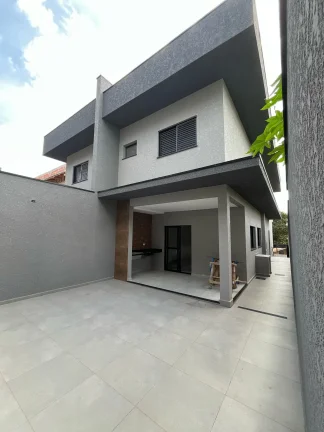 Imagem Sobrado à venda com 3 quartos, sendo 3 suítes, em Jardim Maristela, Atibaia - SP