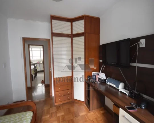 Imagem Apartamento reformado, living para 03 ambientes, 03 dormitórios sendo 01 suíte, banheiro social, c...