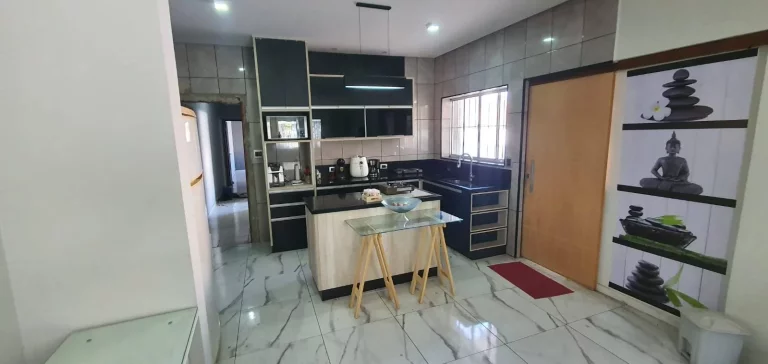 Imagem Casa Terrea Reformada com 111m² 2 Dormitorios e 5 Vagas de Garagens
