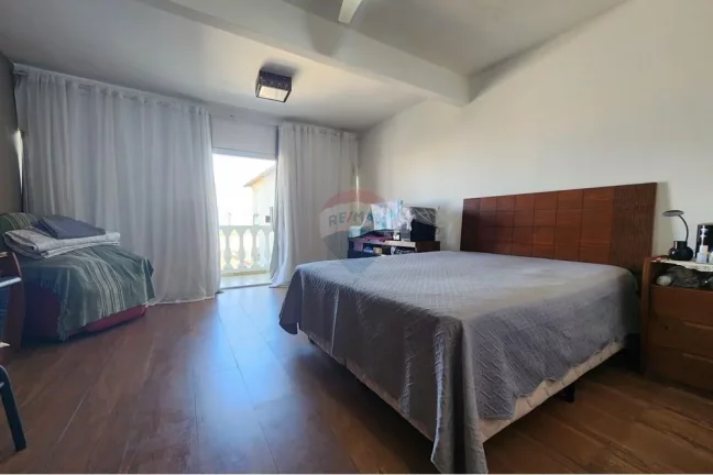 Imagem Casa triplex 4 quartos, duas suítes, 509m.