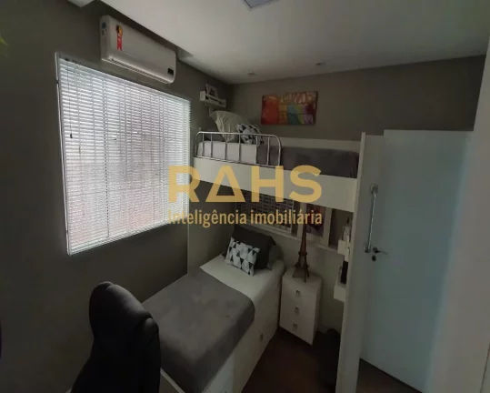 Imagem Lindíssima casa no Bairro Petrópolis. Imóvel possui uma suíte, mais dois dormitórios, sala de e...