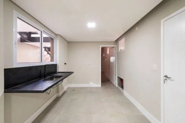 Imagem Vende-se casa reformada com 405 metros quadrados e 4 suítes no Alto de Pinheiros Casa com 405m² de...