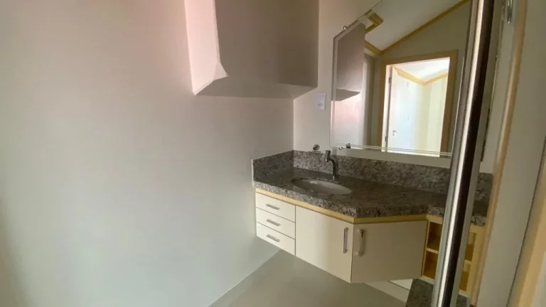 Imagem Cobertura Triplex, 04 Suites, 02 Vagas de Garagem, Centro, Guarapari - ES