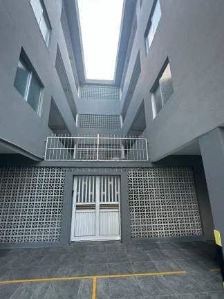 Imagem Apartamento à venda na Guilhermina, Praia Grande-SP: 1 quarto, 1 sala, 1 banheiro, 1 vaga de garagem, 36m² de área. Venha conferir!