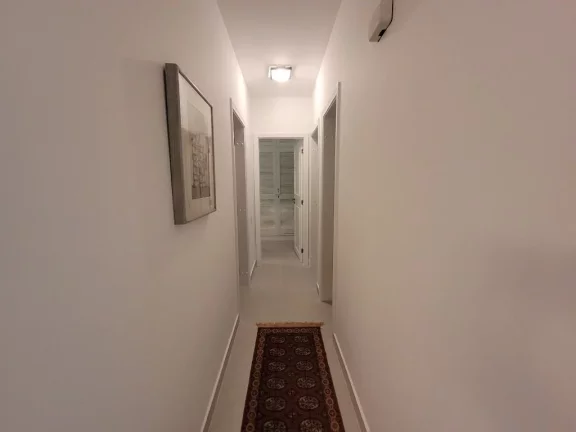 Imagem PITANGUEIRAS – UMA QUADRA DO MAR, MARAVILHOSO APTO REFORMADO, DECORADO, 02 VAGAS DE GARA