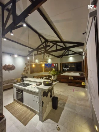 Imagem Conheça esta deslumbrante casa triplex, com 280m de área privativa, localizada no condomínio no R...