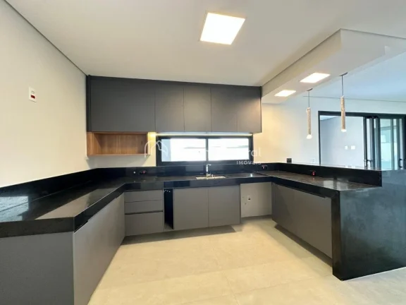 Imagem Se você está em busca do lar dos seus sonhos, acaba de encontrar. Esta casa recém construída no ...