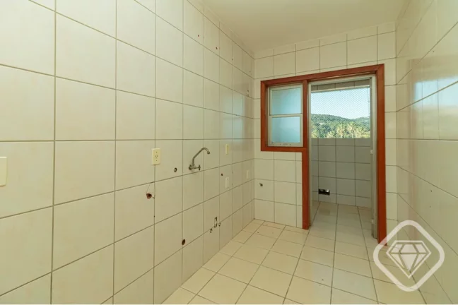 Imagem Apartamento pronto para morar na Avenida Cavalhada
Dois dormitórios, sacada com churrasqueira e vag...