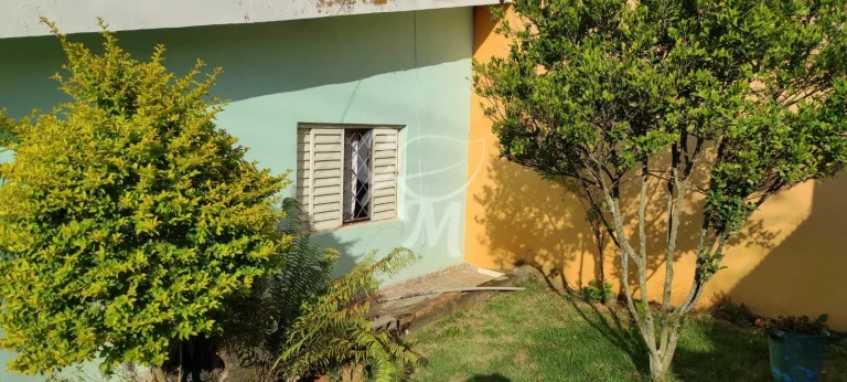 Imagem Chácara com muito verde na Roseira