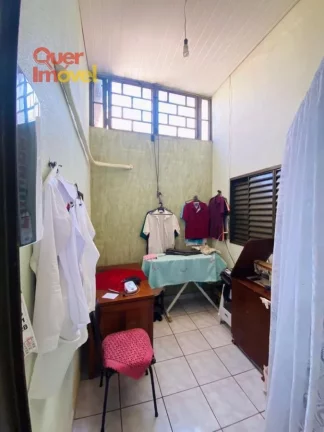 Imagem Casa à venda em Ribeirão Preto-SP, Vila Virgínia: 3 quartos, 1 sala, 2 banheiros, 3 vagas de garagem, 135 m². Conheça com a Quer Imóvel!